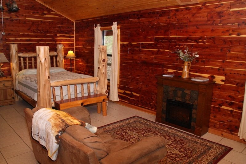 Missouri Romantic Cabin Treehouse