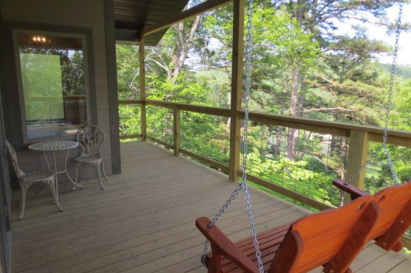 Missouri Romantic Treehouse Cabin Kingfisher