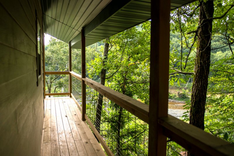 Missouri Treehouse Romantic Cabin Getaway